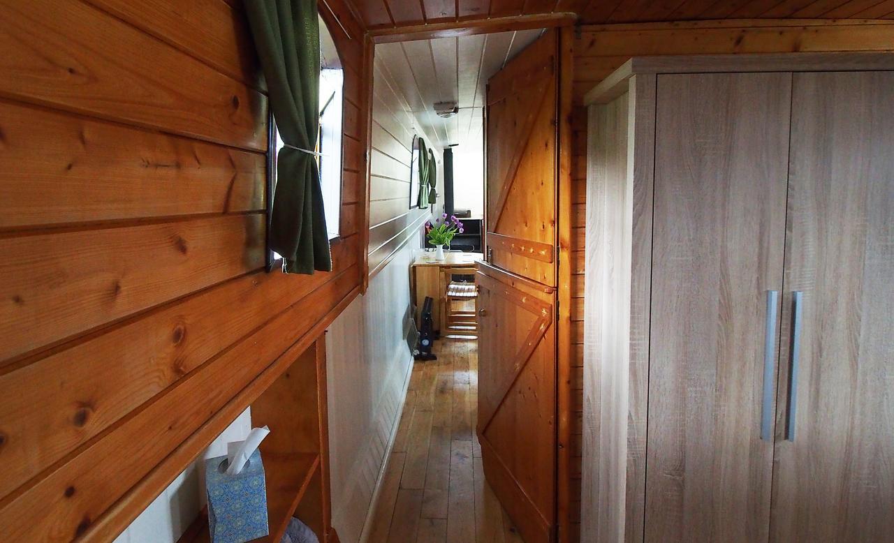 Roisin Dubh Houseboat Hotel Sallins Exterior photo